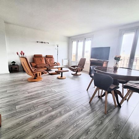 5 appartements indépendants situés à mi-chemin entre le Vieux Port et le Pont de l île de Ré La Rochelle  Esterno foto