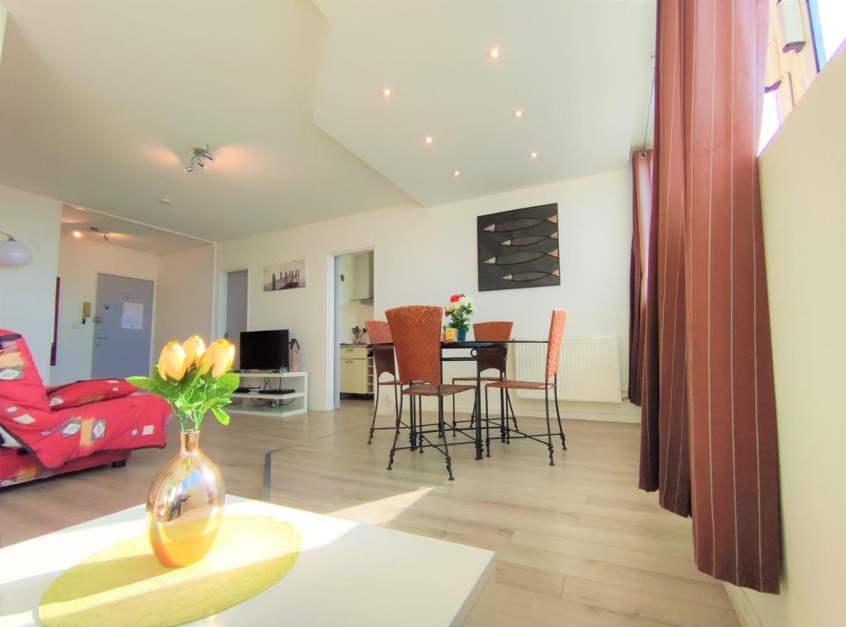 5 appartements indépendants situés à mi-chemin entre le Vieux Port et le Pont de l île de Ré La Rochelle  Esterno foto