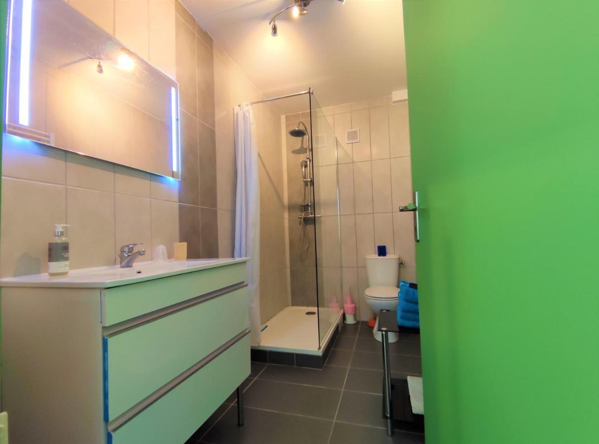5 appartements indépendants situés à mi-chemin entre le Vieux Port et le Pont de l île de Ré La Rochelle  Esterno foto