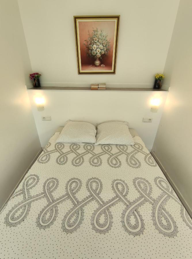 5 appartements indépendants situés à mi-chemin entre le Vieux Port et le Pont de l île de Ré La Rochelle  Esterno foto