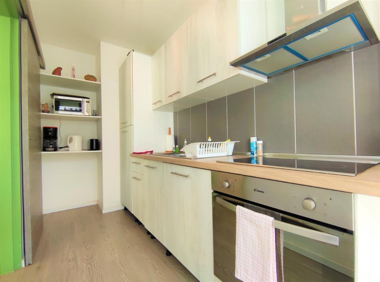 5 appartements indépendants situés à mi-chemin entre le Vieux Port et le Pont de l île de Ré La Rochelle  Esterno foto