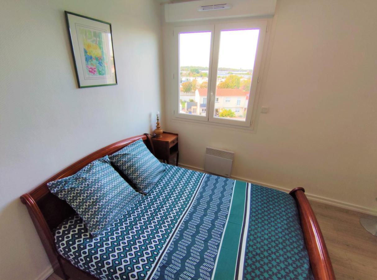 5 appartements indépendants situés à mi-chemin entre le Vieux Port et le Pont de l île de Ré La Rochelle  Esterno foto