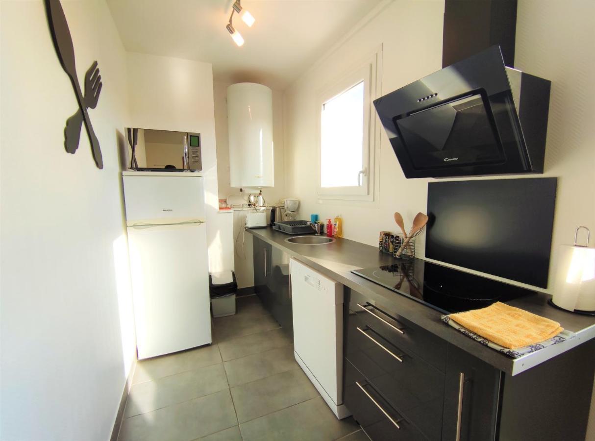 5 appartements indépendants situés à mi-chemin entre le Vieux Port et le Pont de l île de Ré La Rochelle  Esterno foto