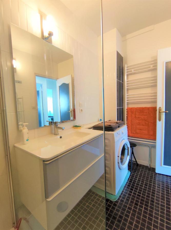 5 appartements indépendants situés à mi-chemin entre le Vieux Port et le Pont de l île de Ré La Rochelle  Esterno foto