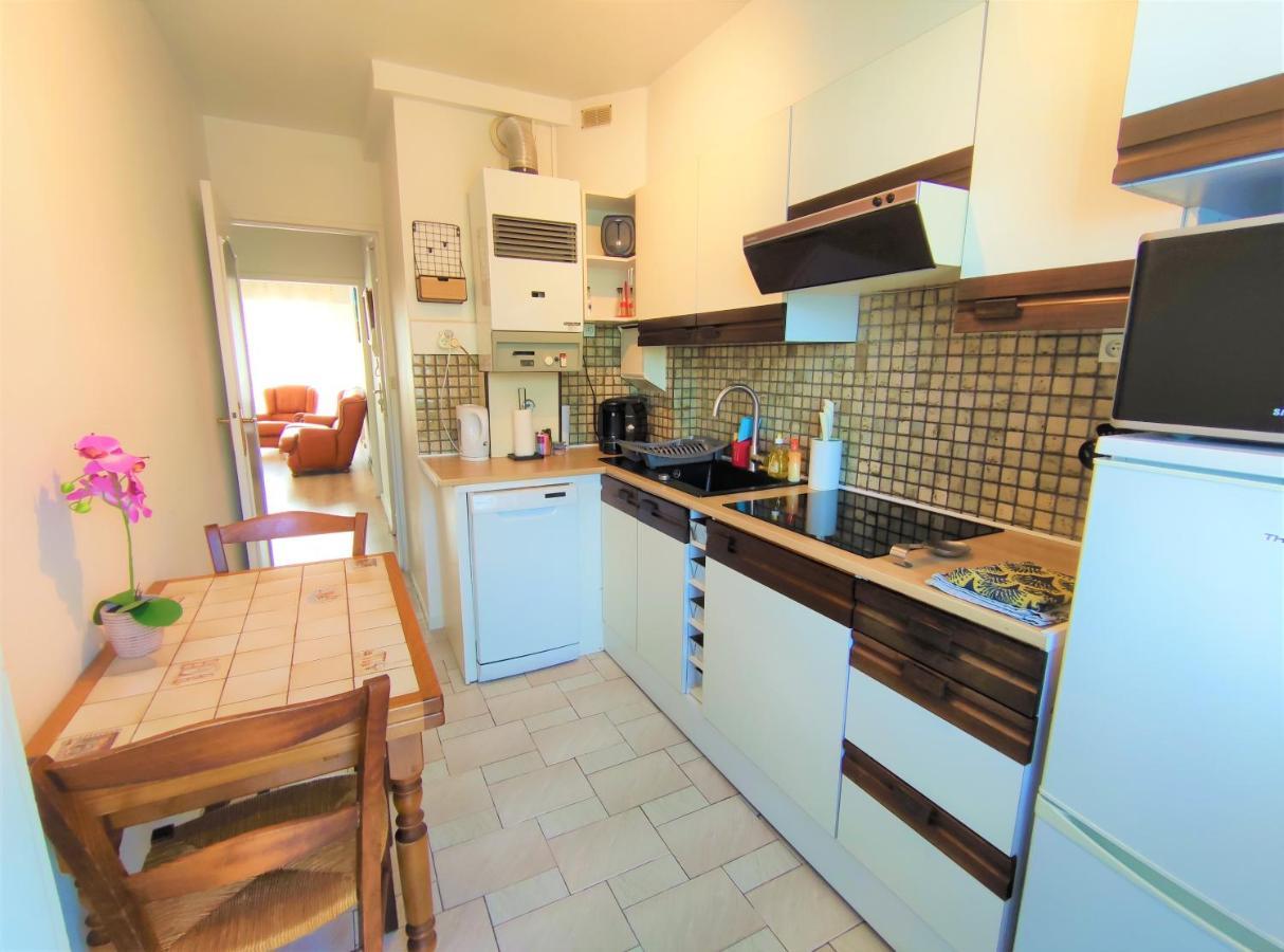 5 appartements indépendants situés à mi-chemin entre le Vieux Port et le Pont de l île de Ré La Rochelle  Esterno foto