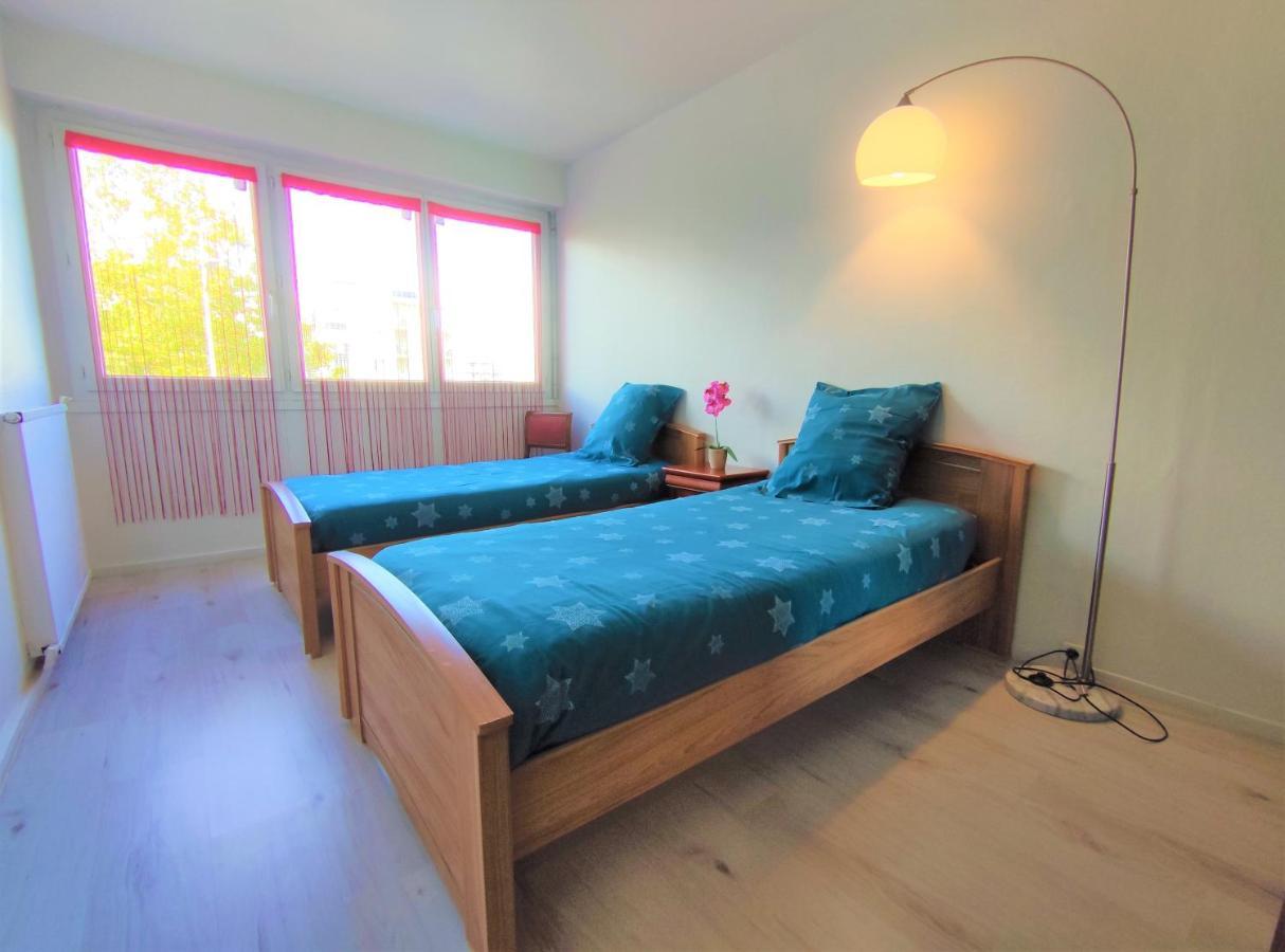 5 appartements indépendants situés à mi-chemin entre le Vieux Port et le Pont de l île de Ré La Rochelle  Esterno foto
