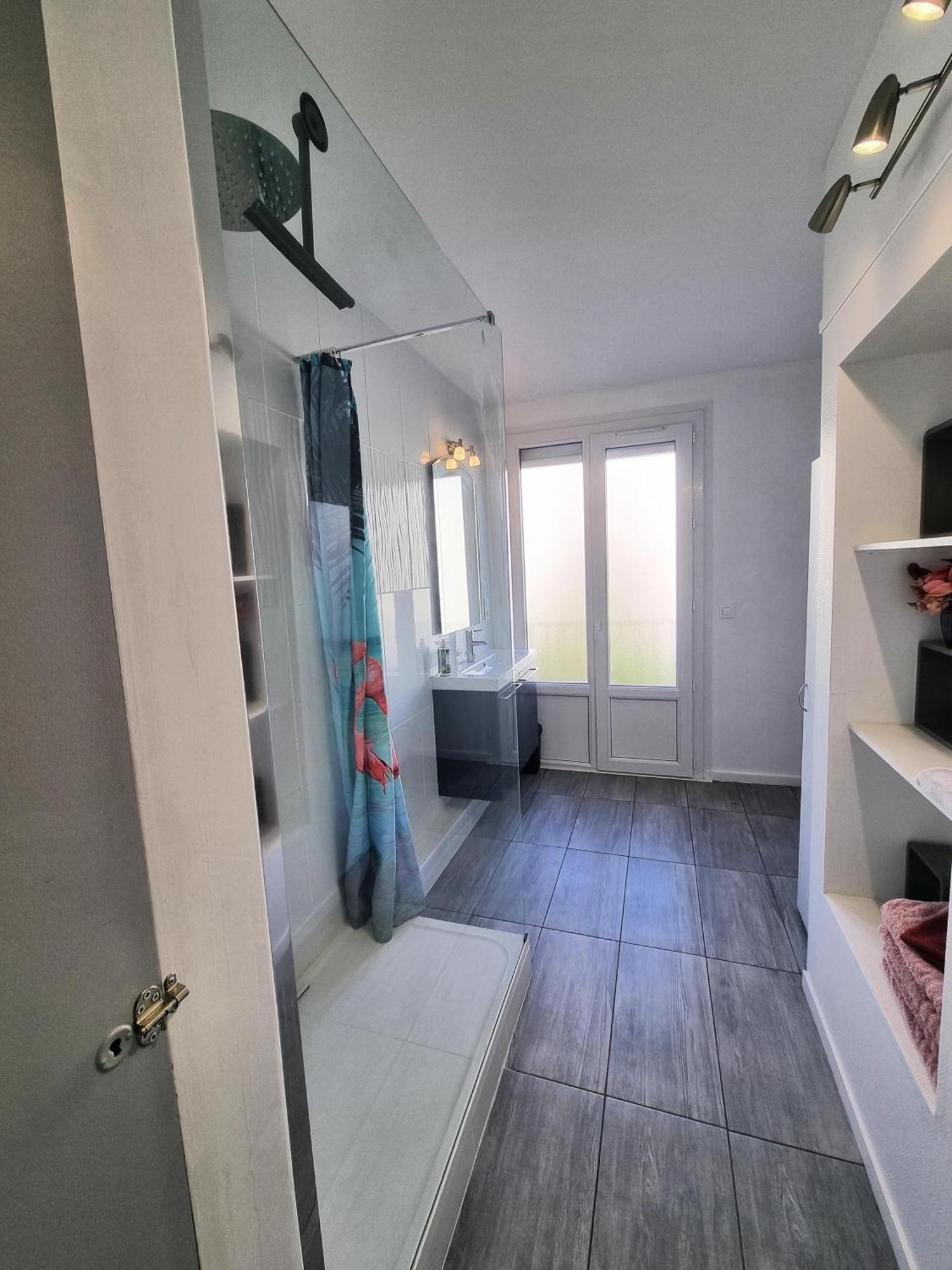 5 appartements indépendants situés à mi-chemin entre le Vieux Port et le Pont de l île de Ré La Rochelle  Esterno foto