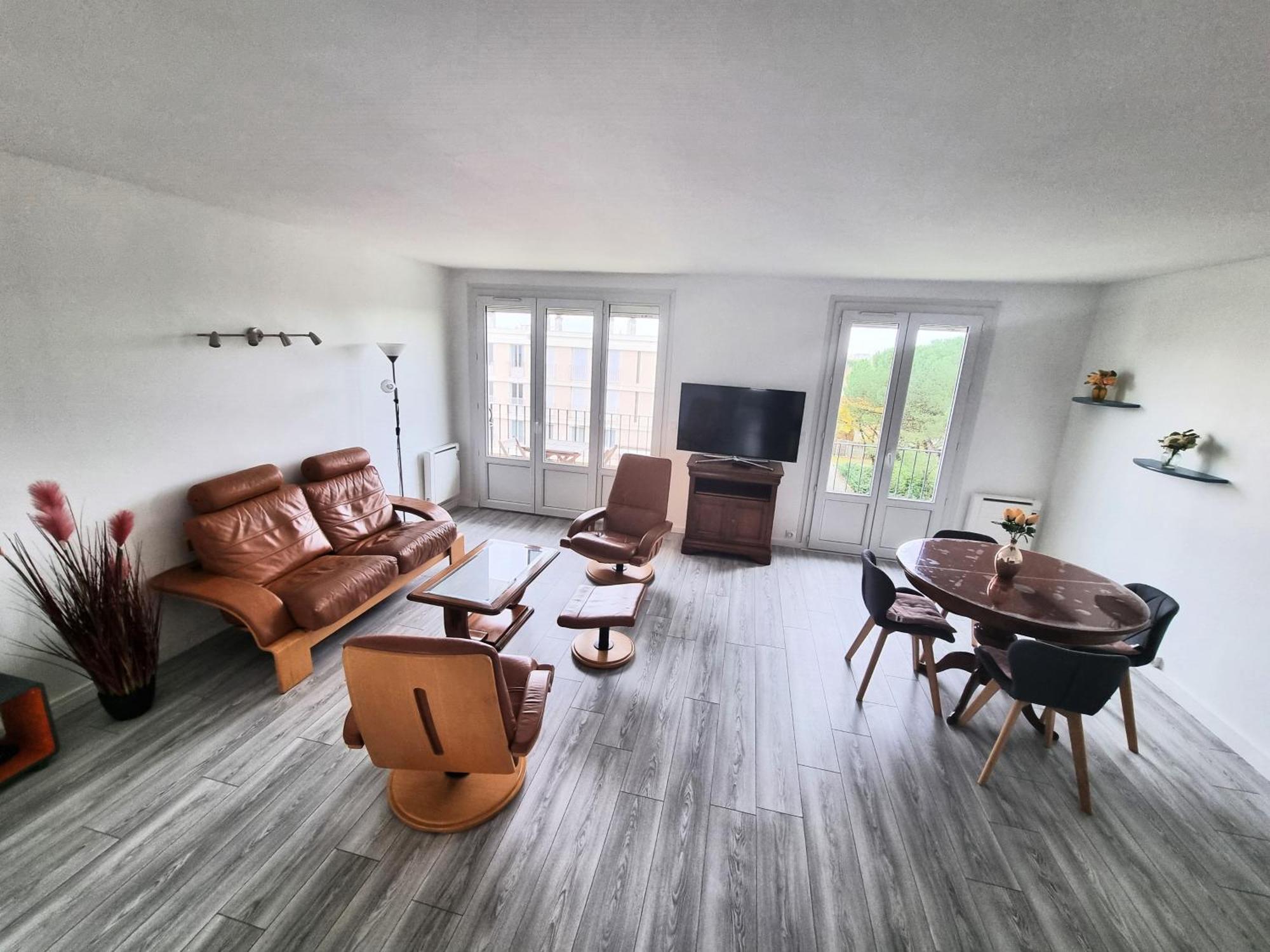 5 appartements indépendants situés à mi-chemin entre le Vieux Port et le Pont de l île de Ré La Rochelle  Esterno foto