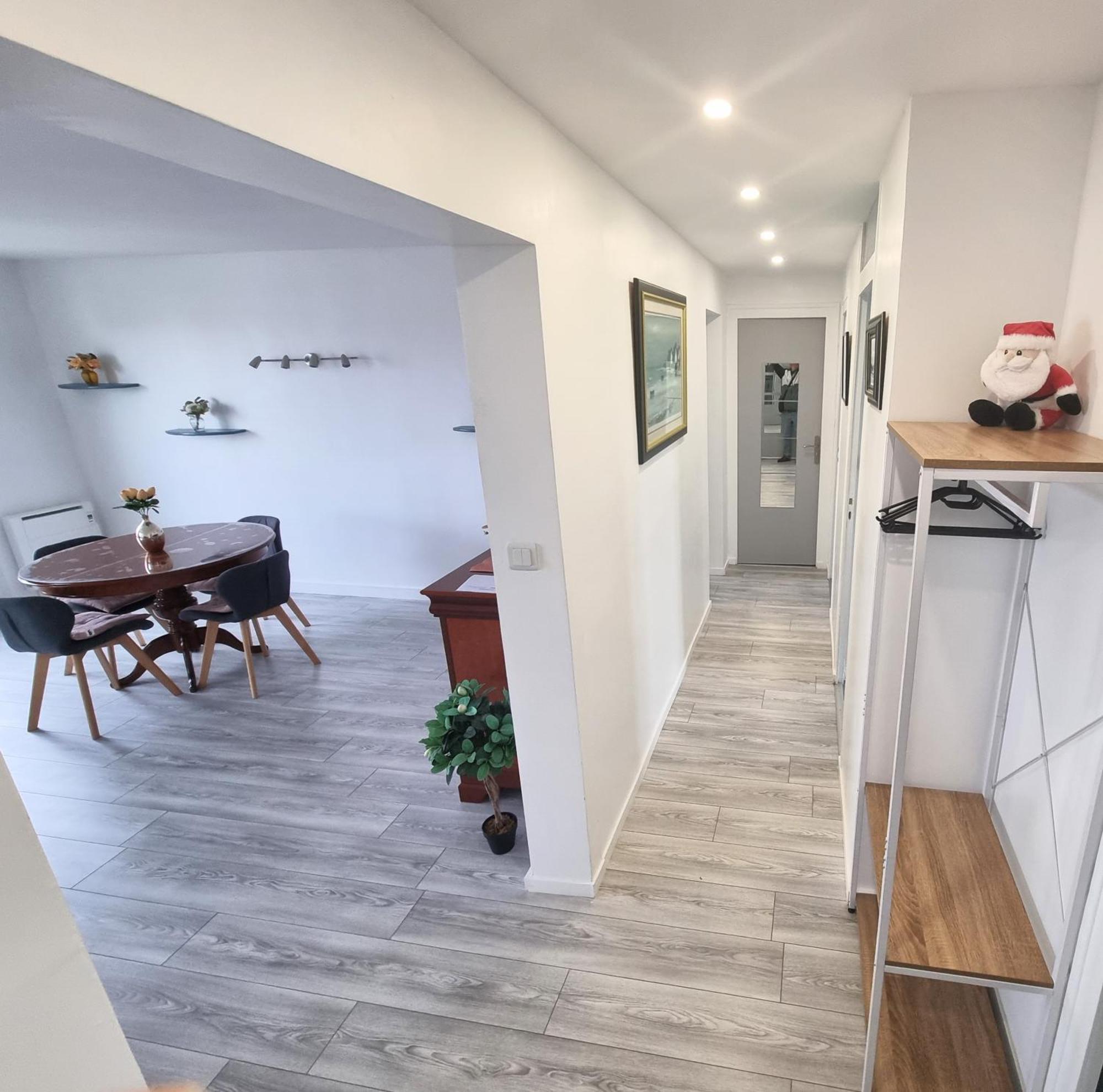 5 appartements indépendants situés à mi-chemin entre le Vieux Port et le Pont de l île de Ré La Rochelle  Esterno foto